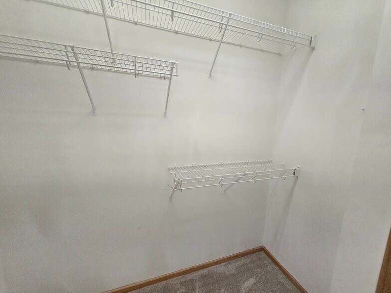 Building Photo - 950 67th St