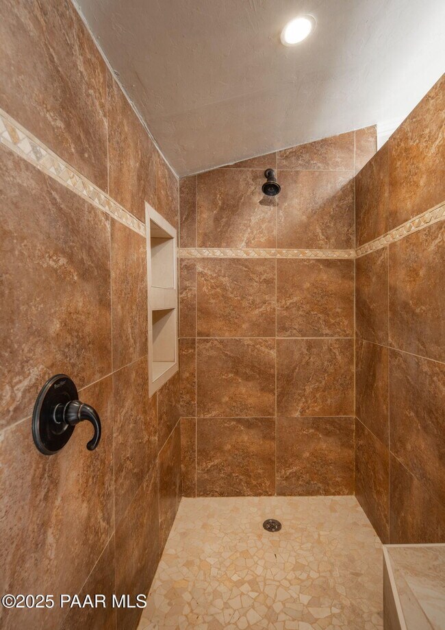 Building Photo - 847 Clubhouse Dr