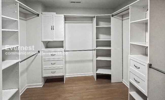 Building Photo - 4800 Inglewood Ct SE