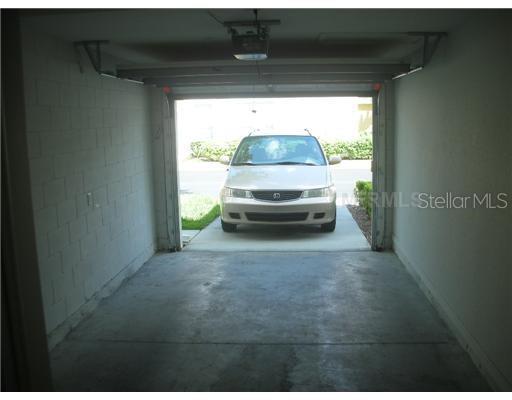 Building Photo - 2865 Polana St