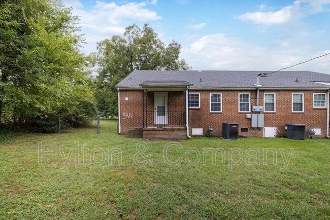 Building Photo - 105 Indiana Ln