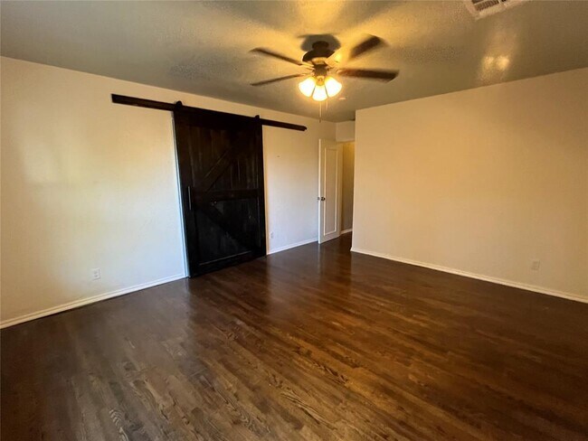 Building Photo - 1313 Brookhaven Dr