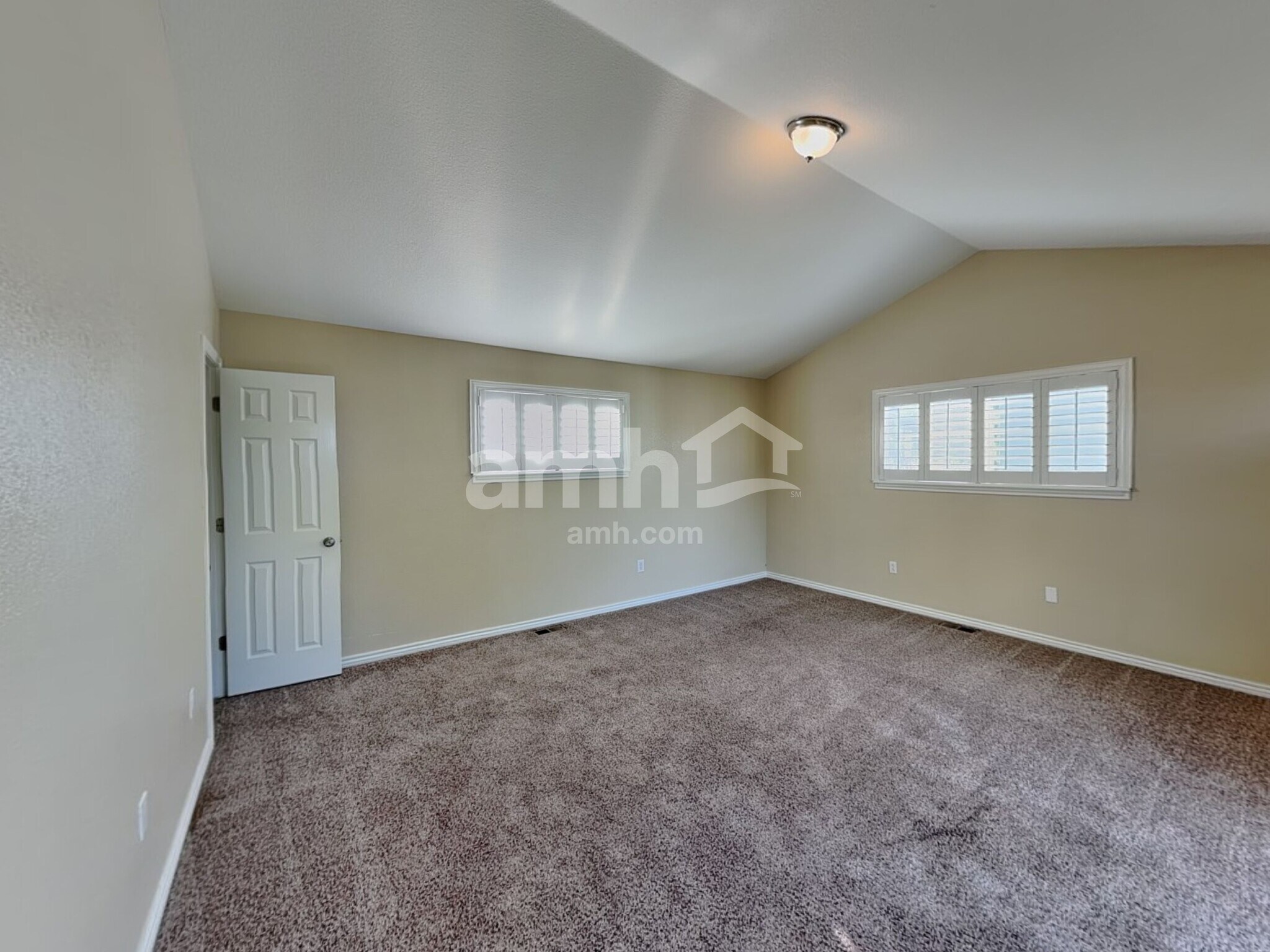 Building Photo - 439 Longspur Dr