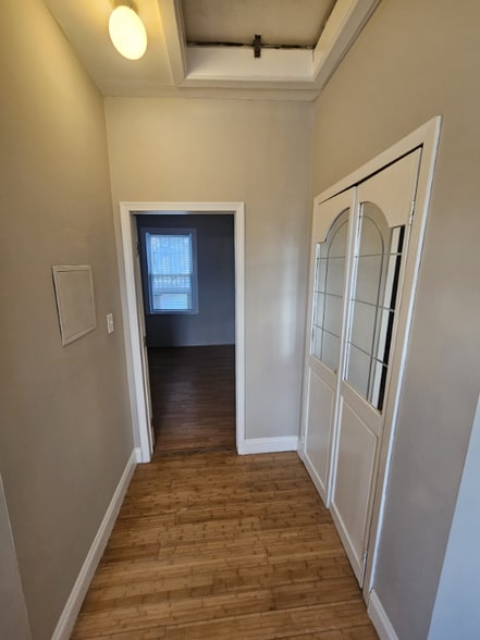 Building Photo - 809 Eastern Ave NE