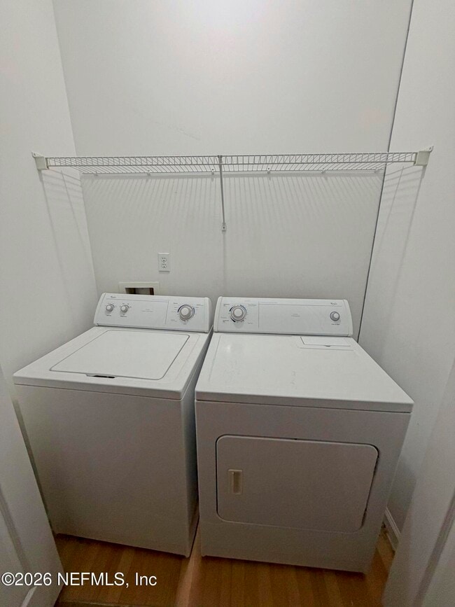 Building Photo - 3888 Summer Grove Way S