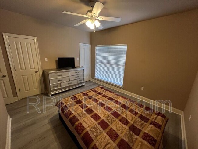 Building Photo - 4000 Mchugh Rd