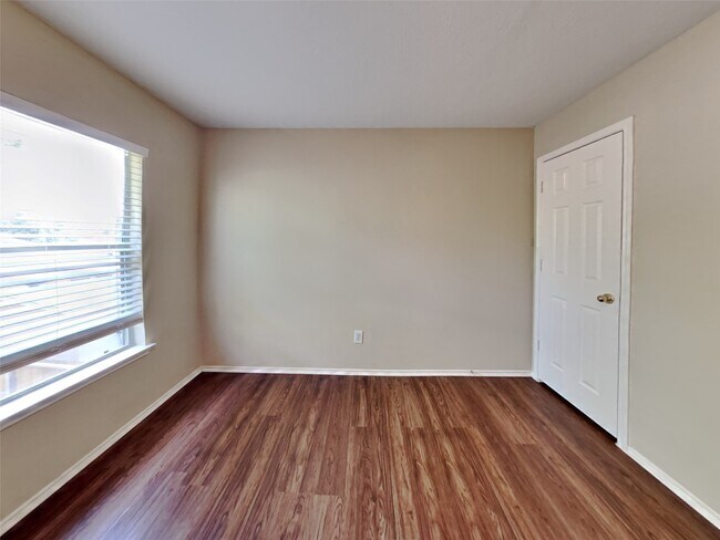 Building Photo - 20930 Grovedale Dr