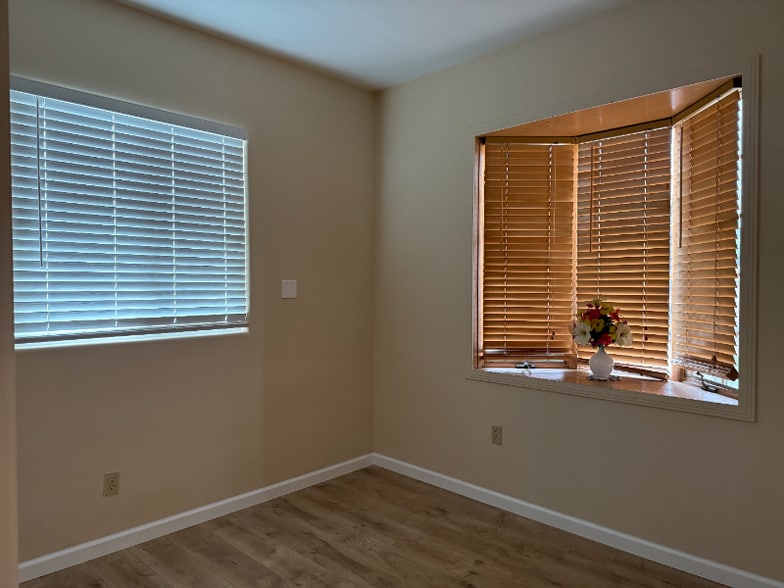 Building Photo - 2 Horst Ave