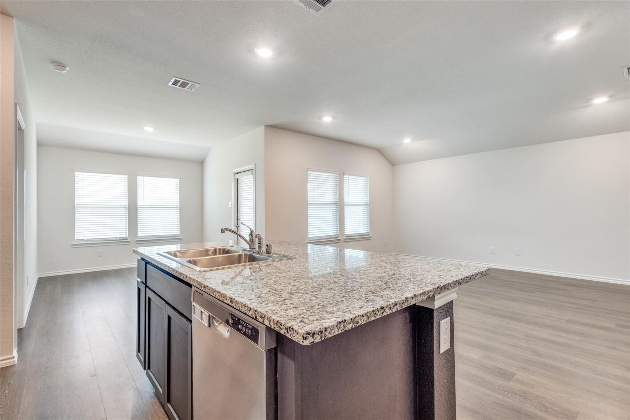 Building Photo - 111 Barbara Ln