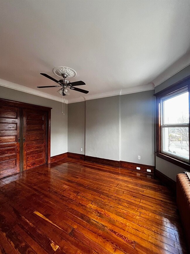 Building Photo - 135 Sherman Pl