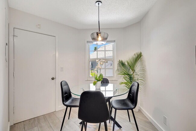 Building Photo - 1106 Ocean Dunes Cir