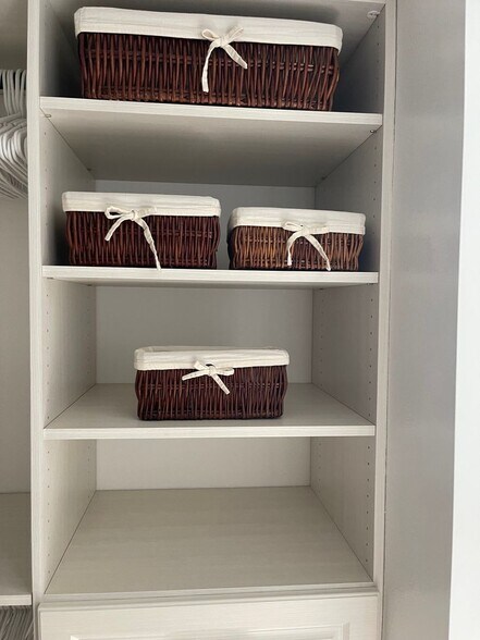 Building Photo - 807 Bayport Wy