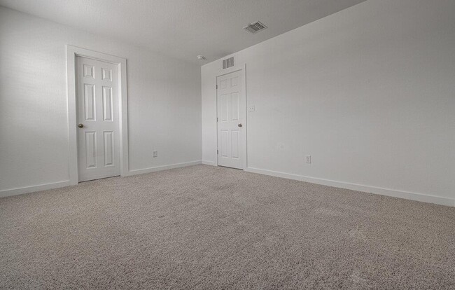 Building Photo - 424 Bristlecone Bend