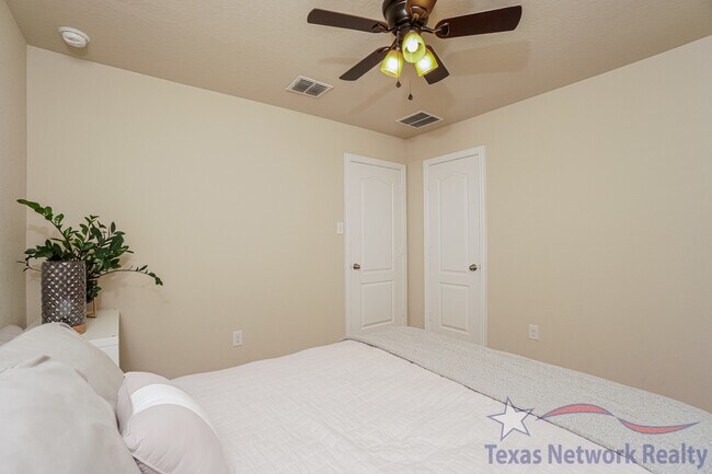 Building Photo - 7611 Presidio Haven