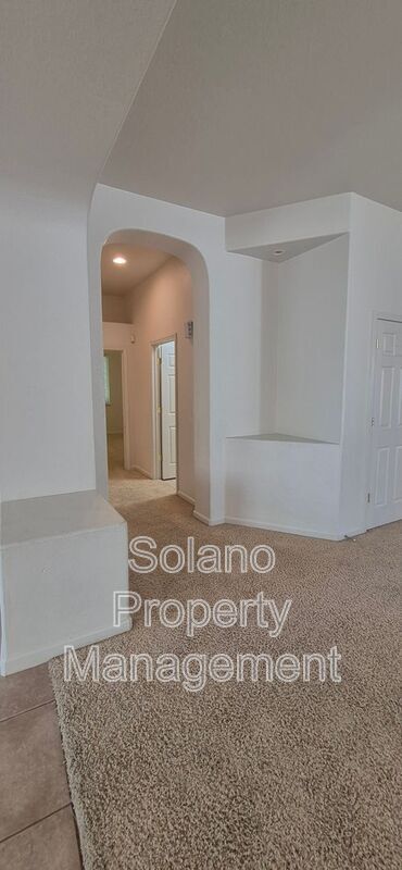 Building Photo - 1085 Crystal Springs Dr