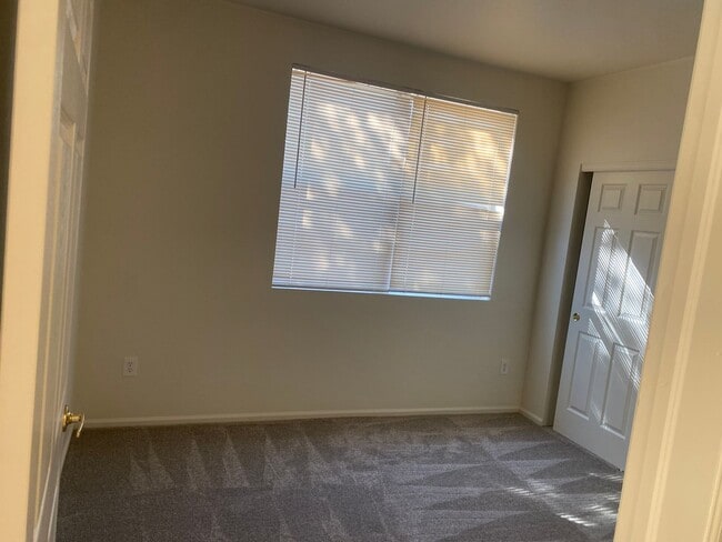 Building Photo - 2541 S Bahama Cir