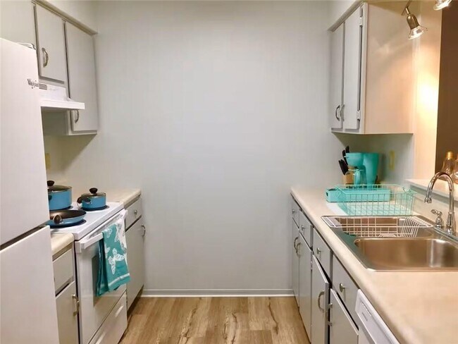 Building Photo - 106 NW Park St