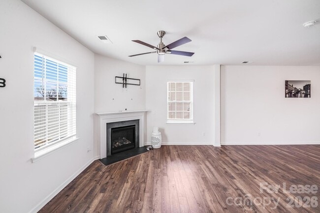 Building Photo - 7411 Foxgate Cir