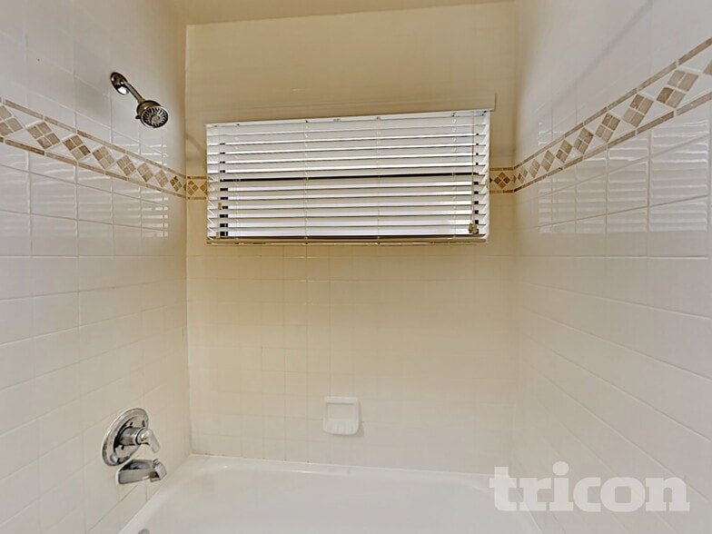 Building Photo - 778 Birgham Pl