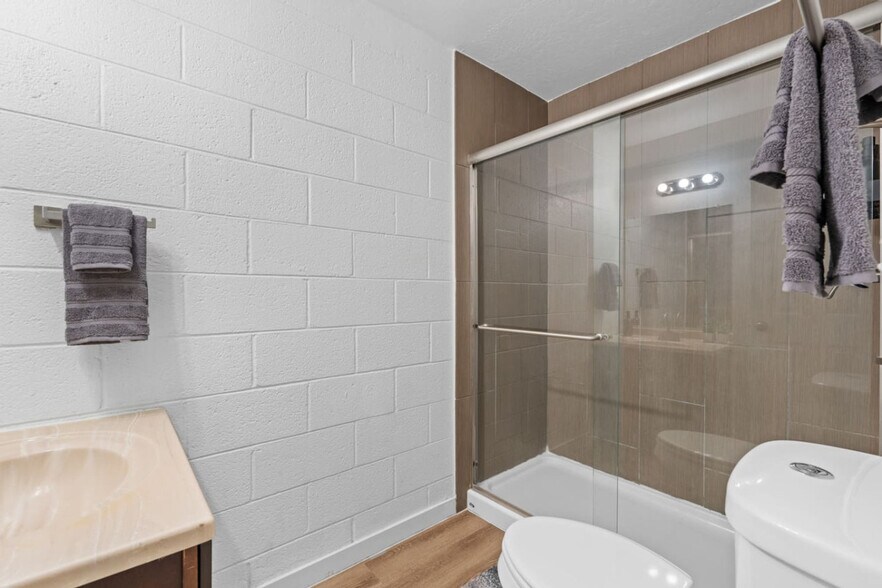 Building Photo - 1741 S Mill Ave