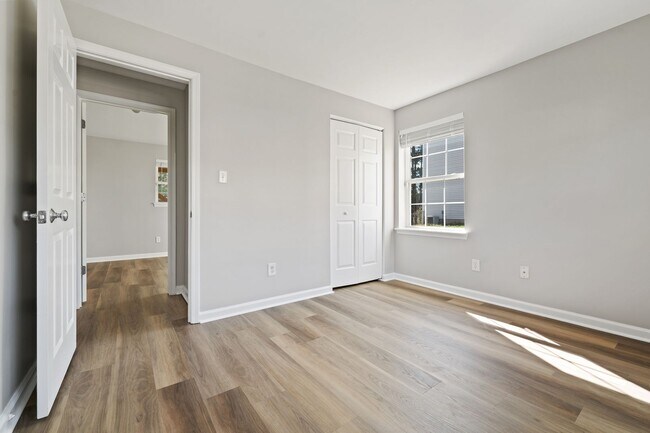 Building Photo - Renovated Split-Level Home in Hope Valley Farms