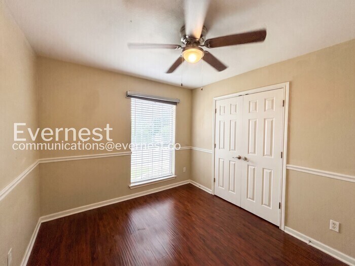 Building Photo - 2315 Chestnut Path