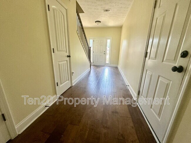 Building Photo - 7471 Coppice Dr