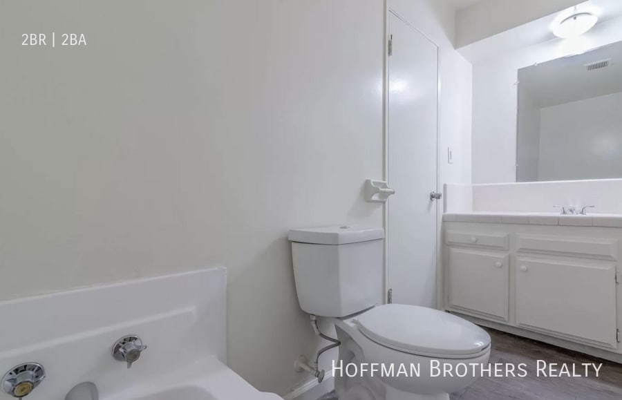 Building Photo - 3600 Dana St