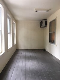 Building Photo - 264 Sebago Rd
