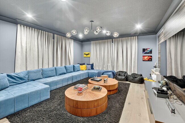 Building Photo - 16892 Strasbourg Ln