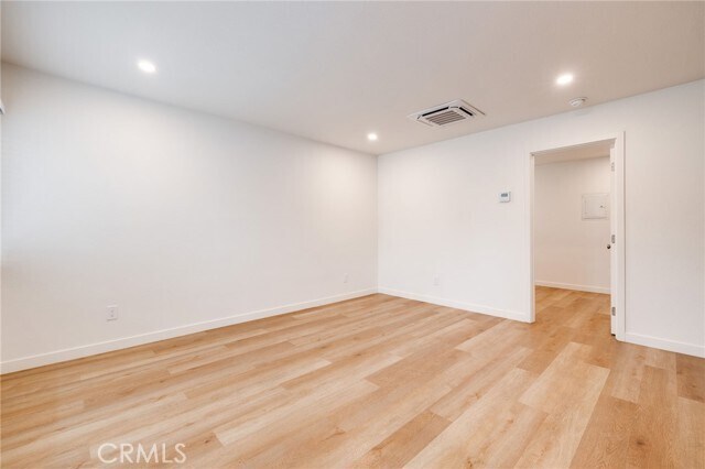 Building Photo - 206 Chicago Ave