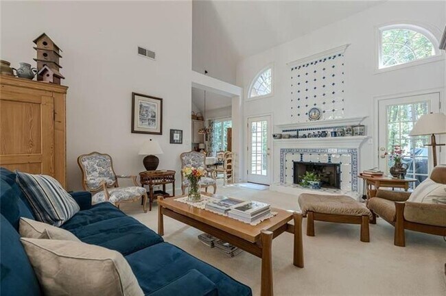 Building Photo - 322 Pebble Trail