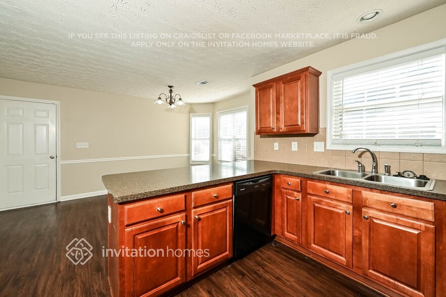 Building Photo - 4104 Roslindale Ln