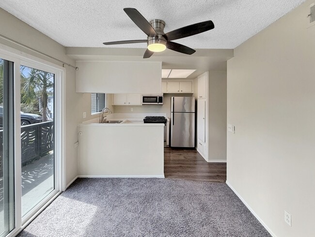 Building Photo - 825 Normark Terrace