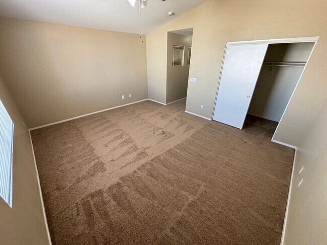 Building Photo - Gorgeous 4Bed/2Bath Home located in Sunris...