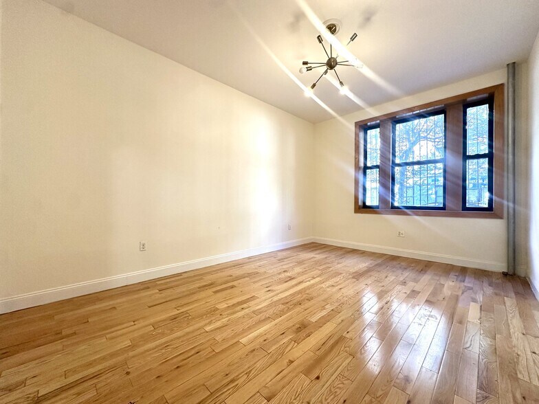 Primary Photo - 280 Fort Washington Ave
