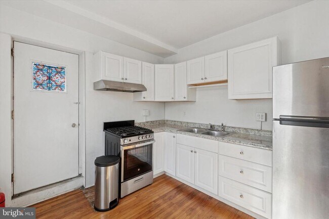 Building Photo - 1710 S 10th St