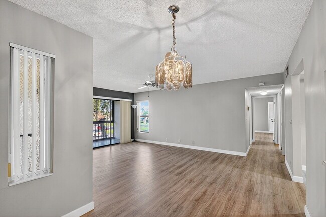 Building Photo - 805 Sky Pine Way
