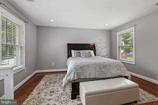 Building Photo - 6005 Selvyn Rd