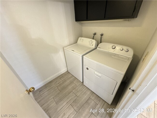 Building Photo - 2059 Club Crest Way