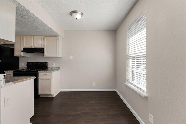 Building Photo - 6110 Wheless Cove