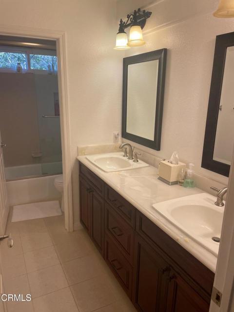 Building Photo - 2109 Valleyfield Ave