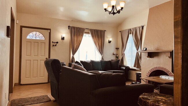 Building Photo - 2565 Kansas Ave