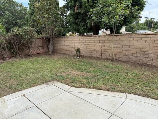 Building Photo - 1742 Edmon Way