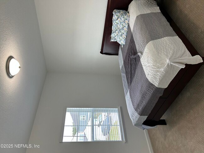 Building Photo - 588 Silver Landing Dr