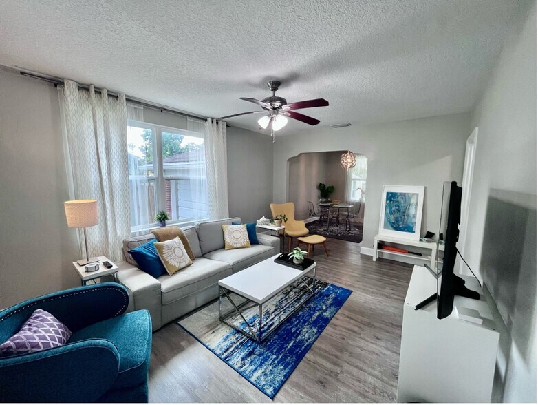 Building Photo - 4648 Cardinal Blvd