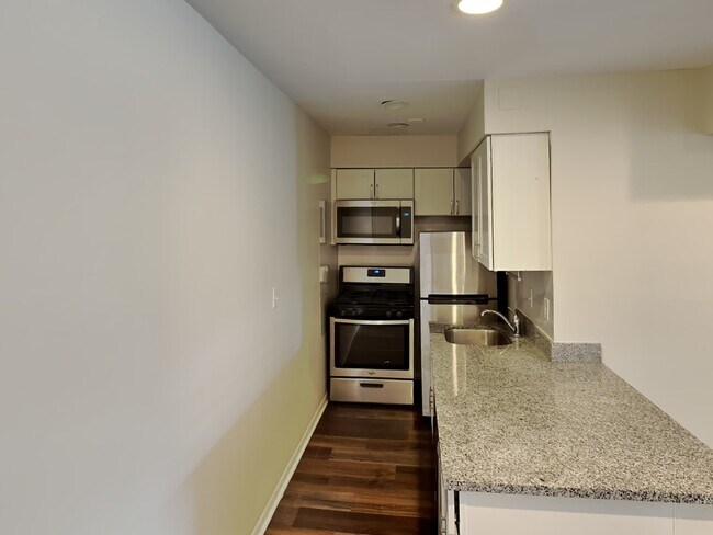 Building Photo - 31 Chittenden Ave