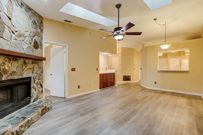 Building Photo - 3476 Raymur Villa Dr