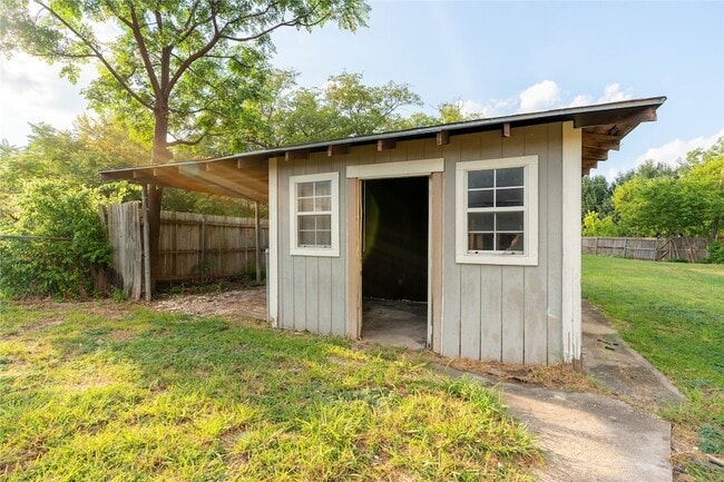 Building Photo - 709 Eastern Star Dr