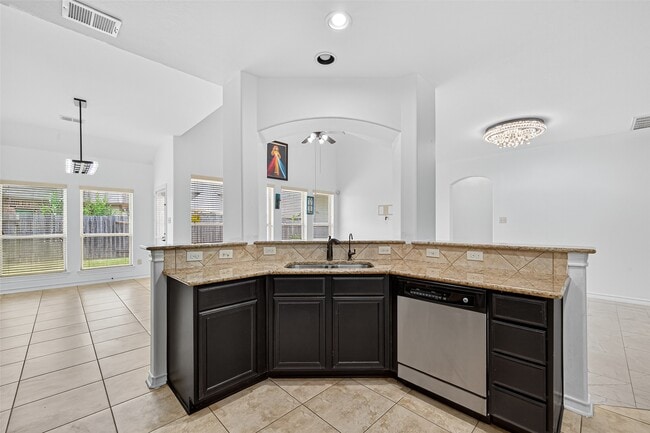 Building Photo - 2019 Argos Dr